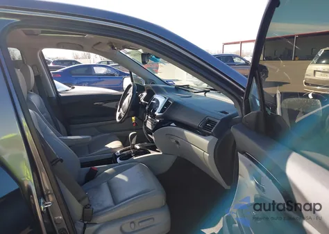 2017 Honda Ridgeline Rtl-E z USA, uszkodzony, nr VIN 5FPYK3F73HB029533